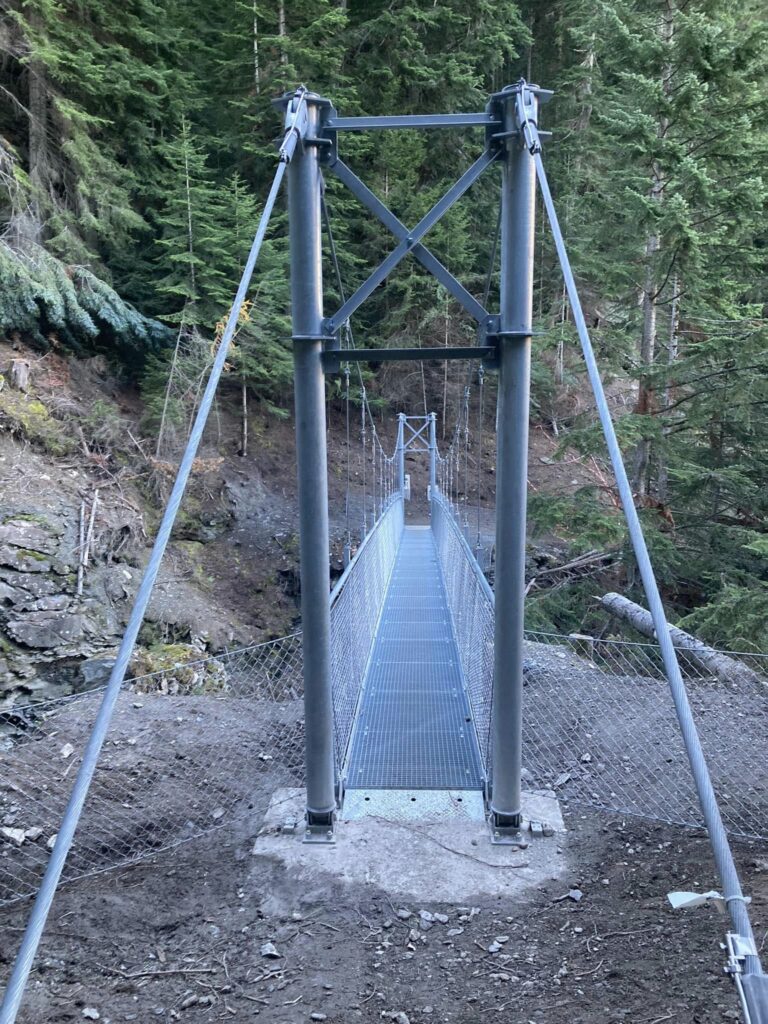 Passerelle himalayenne sur le sentier des Cascadelles
