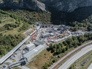 Vue drone du chantier de construction du Lyon-Turin à Saint-Martin-la-Porte